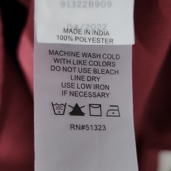 Vince Camuto Foil Accent Off the Shoulder Tiered Dress in Dp Cranberry size M - Picture 5 of 5